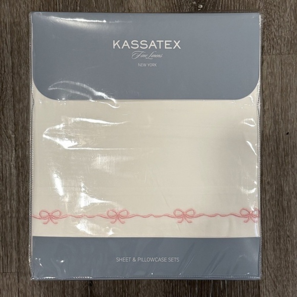 Kassatex King Sheet and Pillow Set- White and Pink Bow Brand New